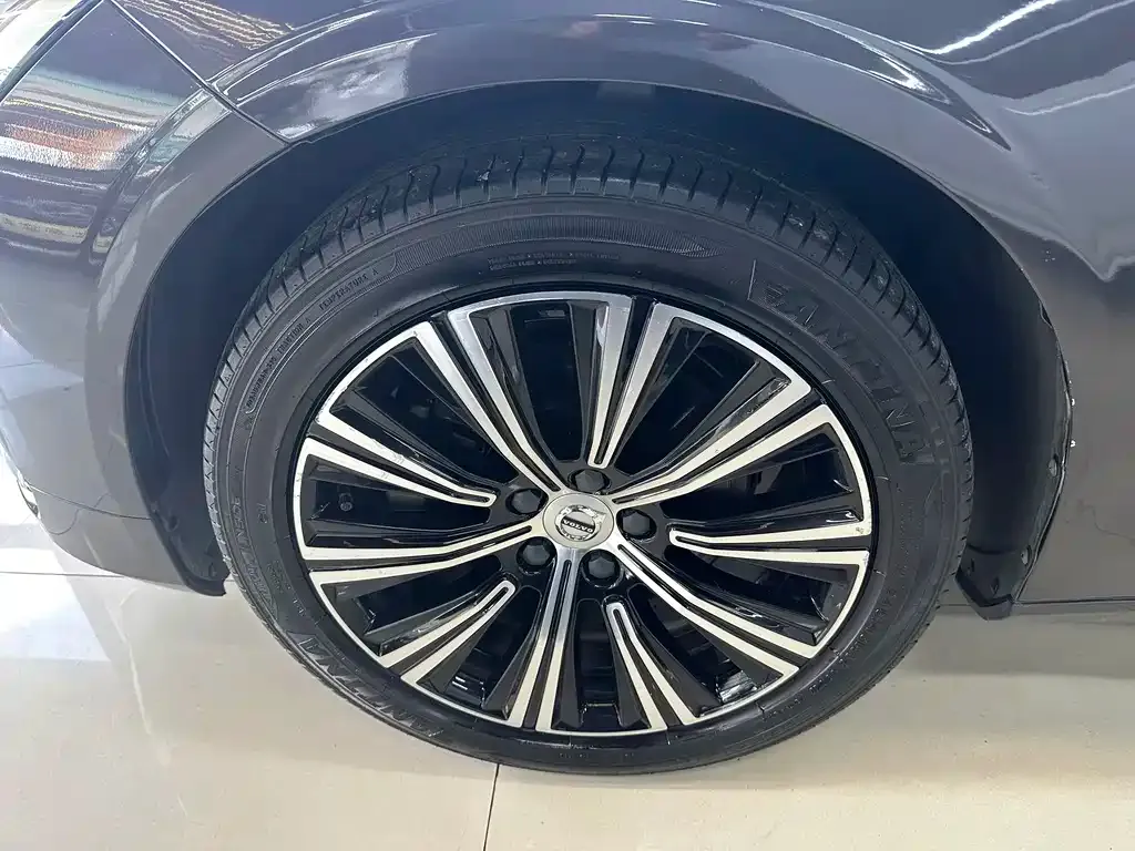 Volvo S90 — фото 10