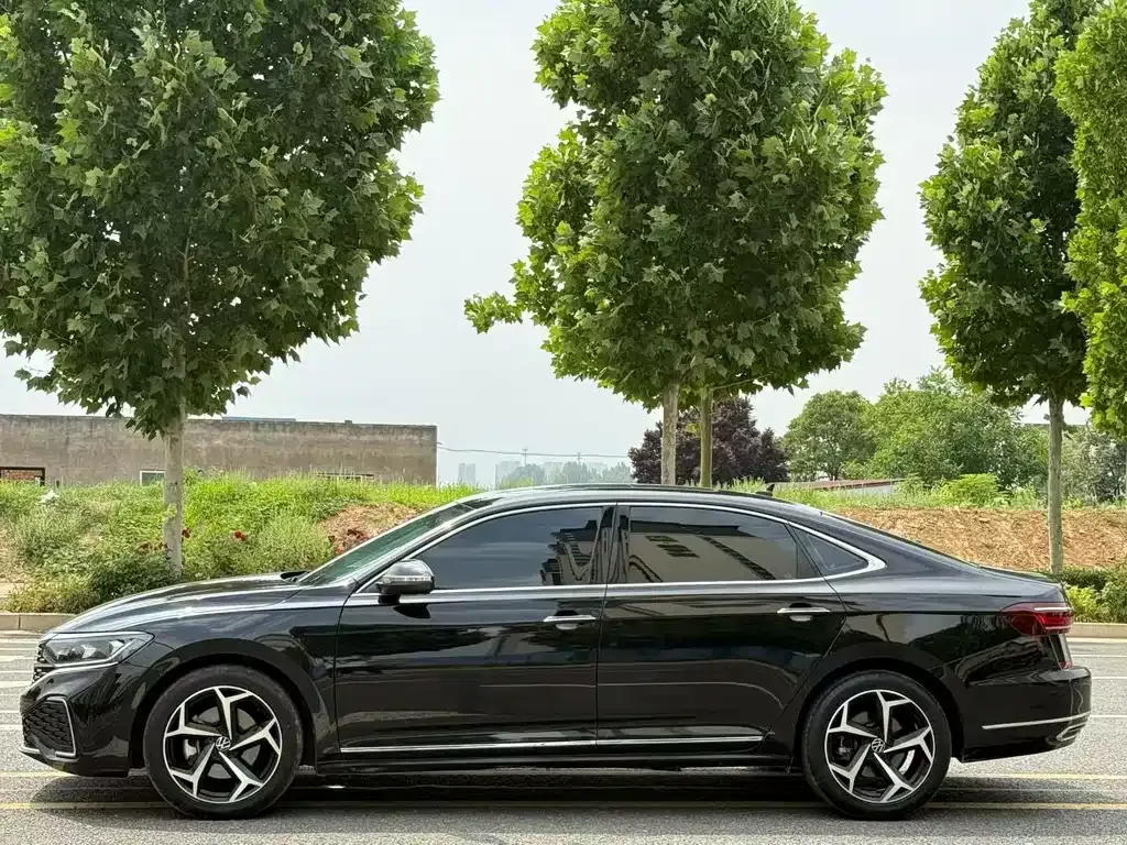 Volkswagen Passat — фото 10