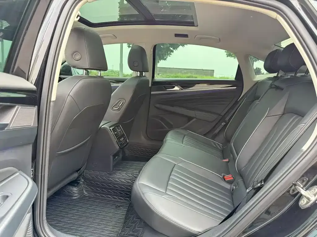Volkswagen Passat — фото 5