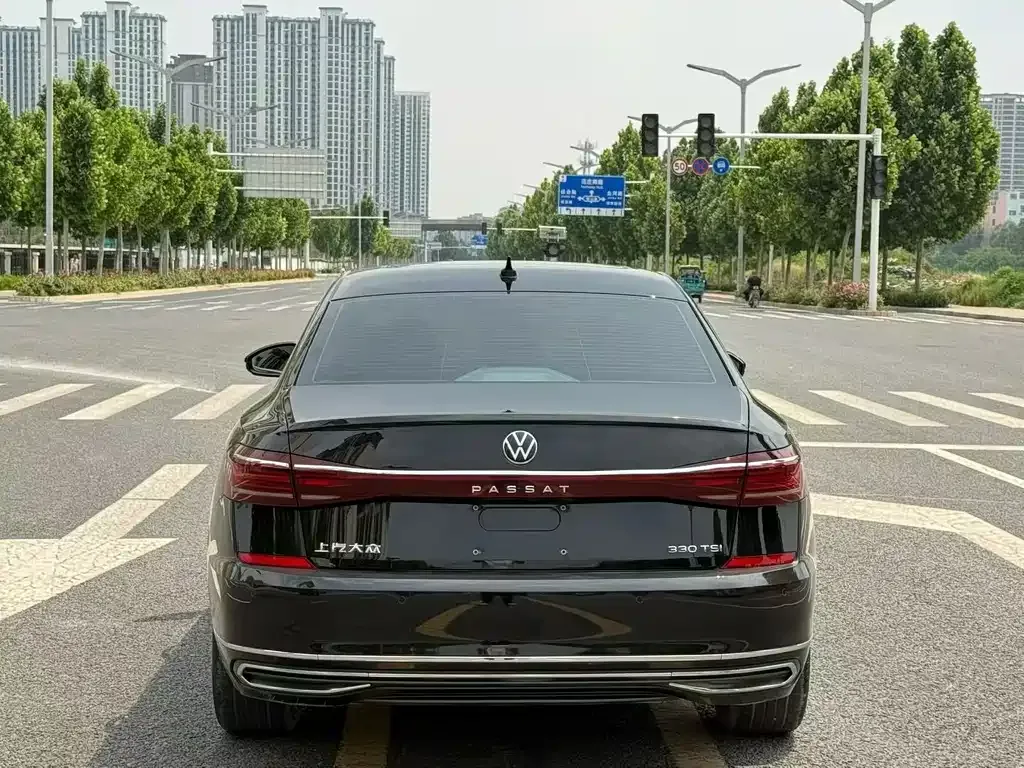 Volkswagen Passat — фото 7