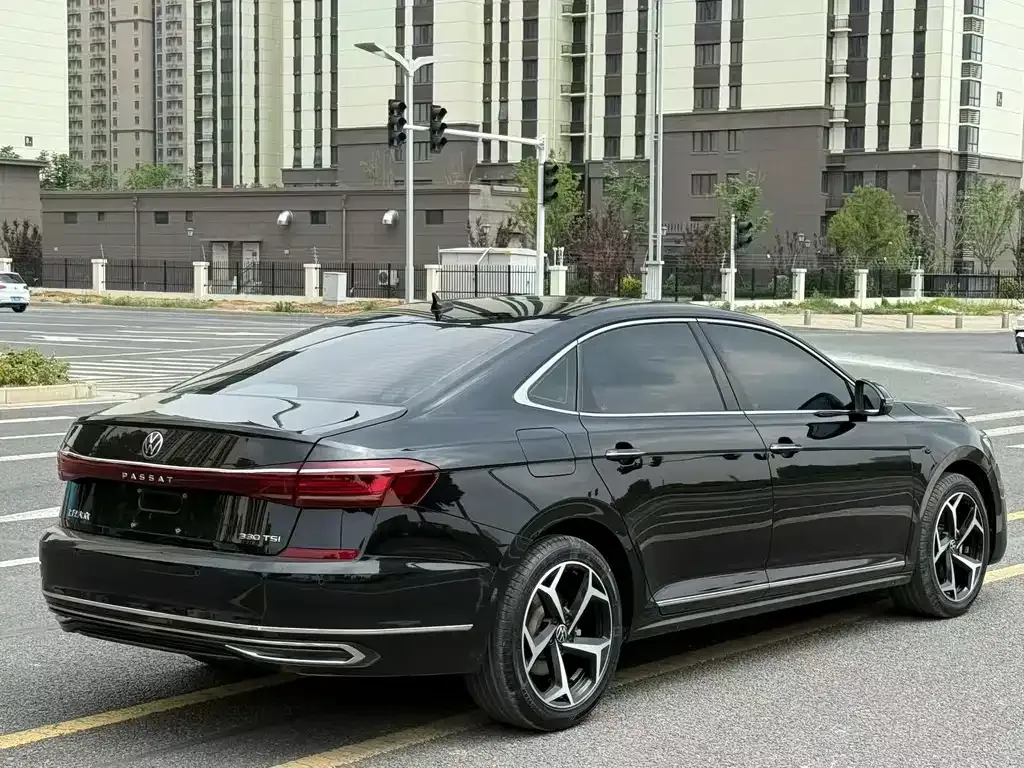 Volkswagen Passat — фото 9