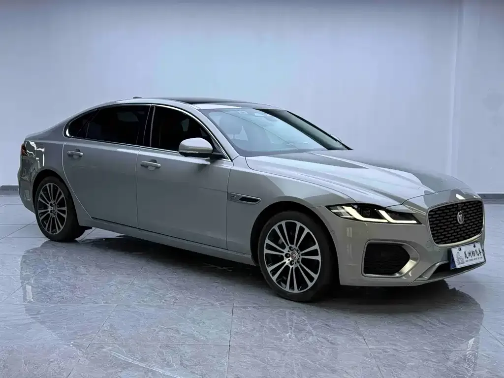 Jaguar XFL — фото 4