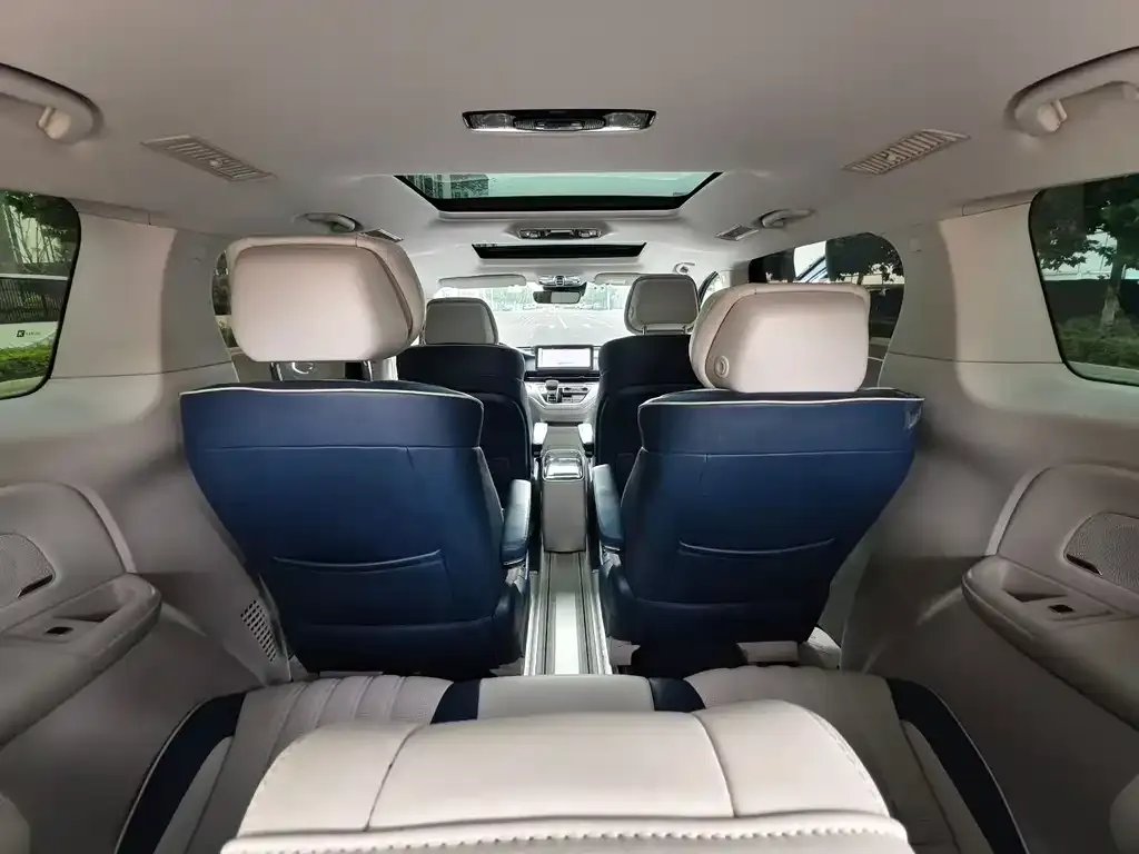 Roewe iMAX8 2021 из CN, фото 3