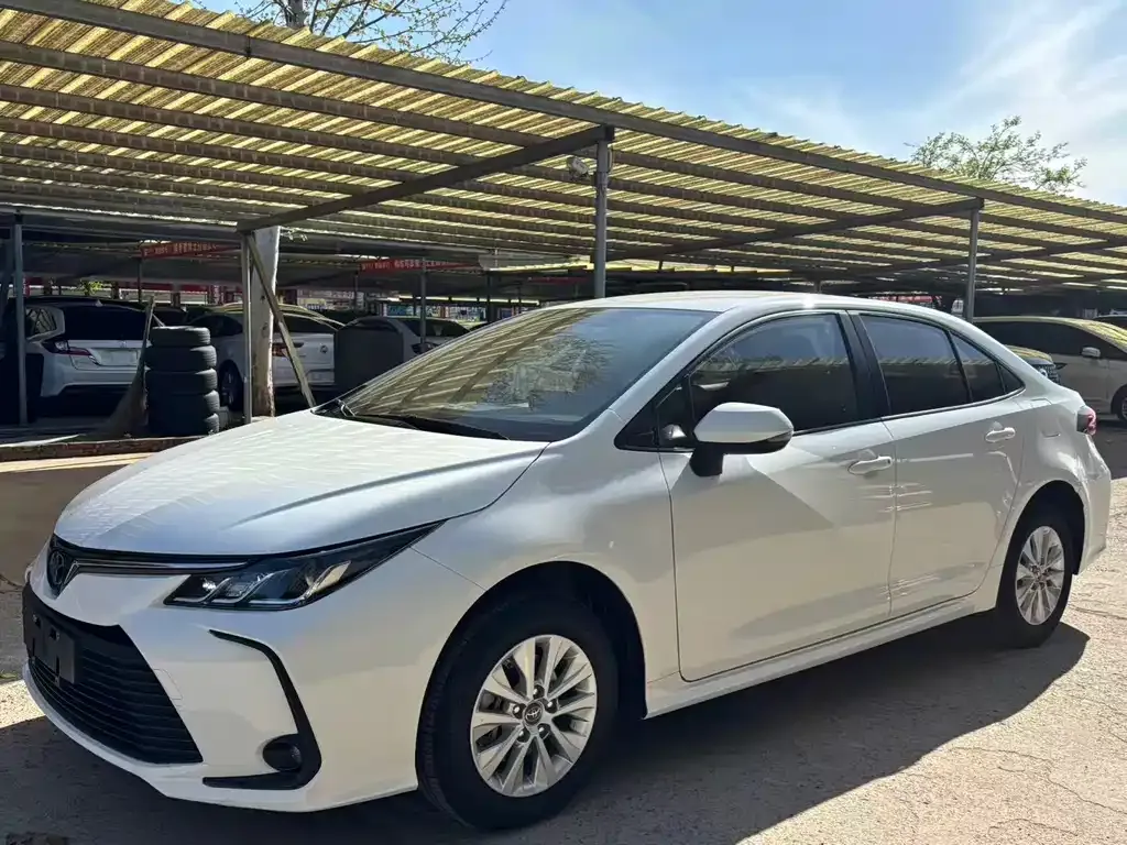 Toyota Corolla — фото 1