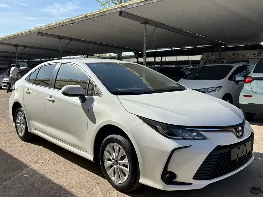 Toyota Corolla — фото 5