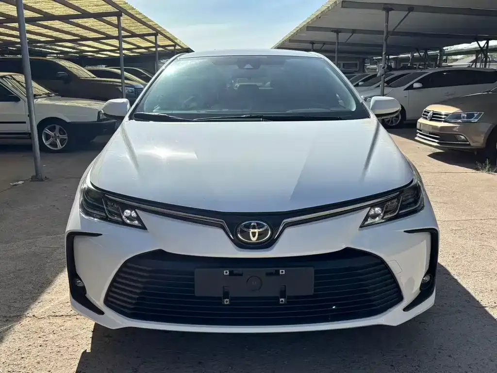 Toyota Corolla — фото 4