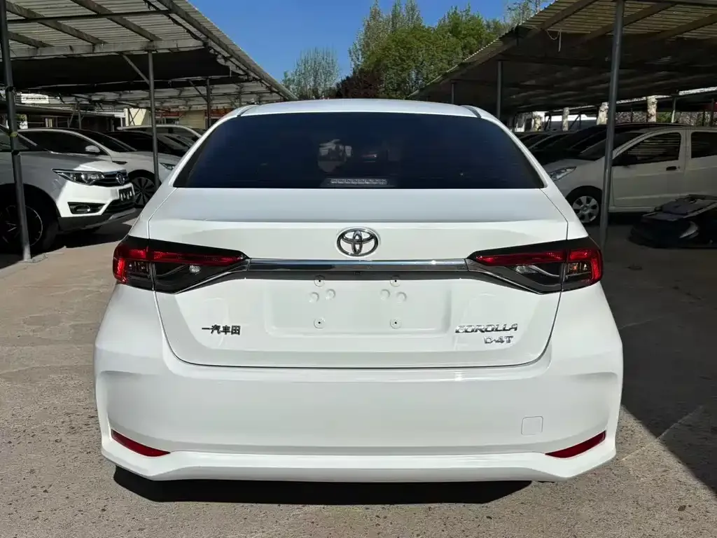 Toyota Corolla — фото 9