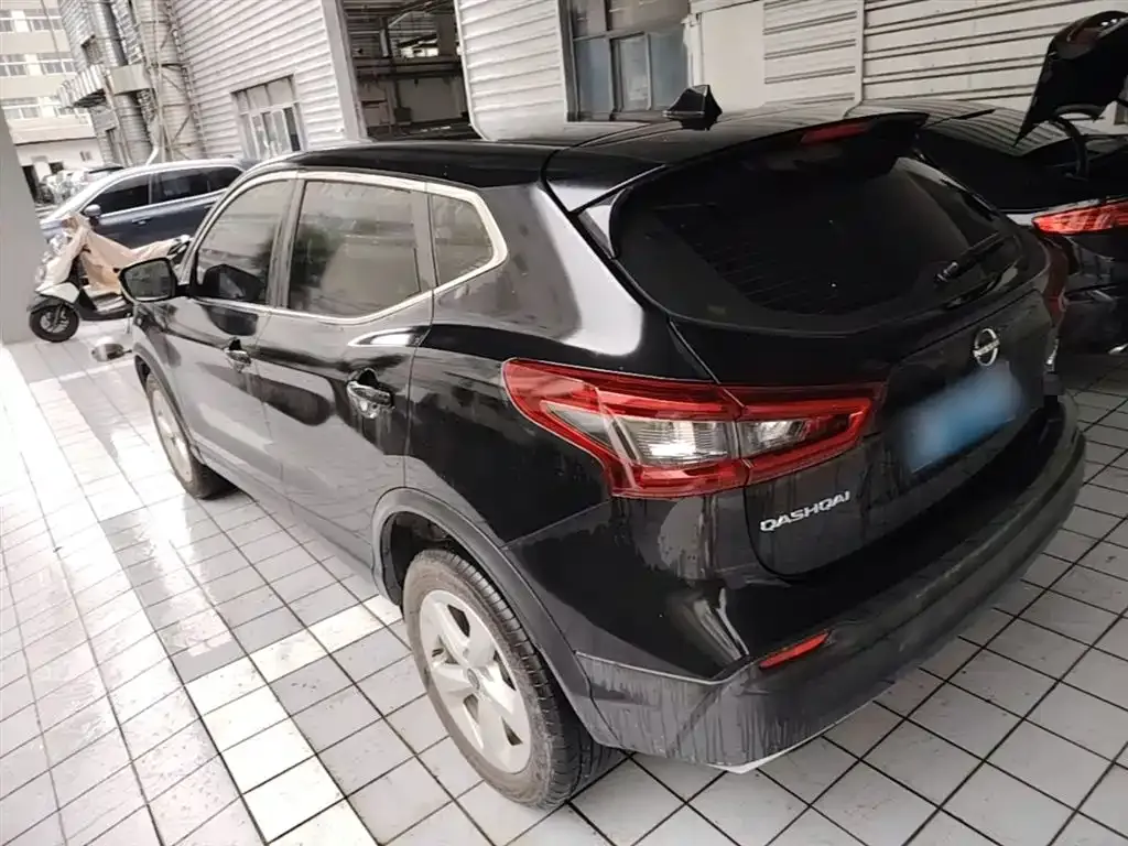 Nissan Qashqai — фото 8