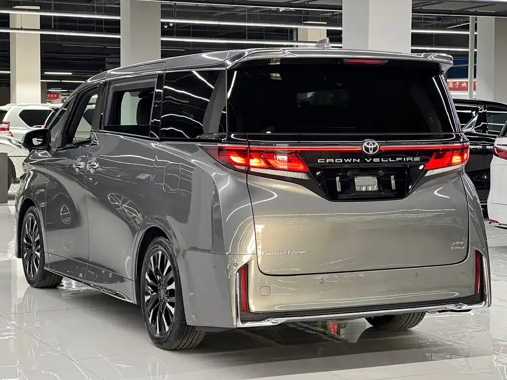 Toyota Vellfire — фото 7