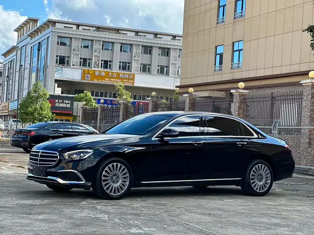Mercedes-Benz E-Class — фото 9