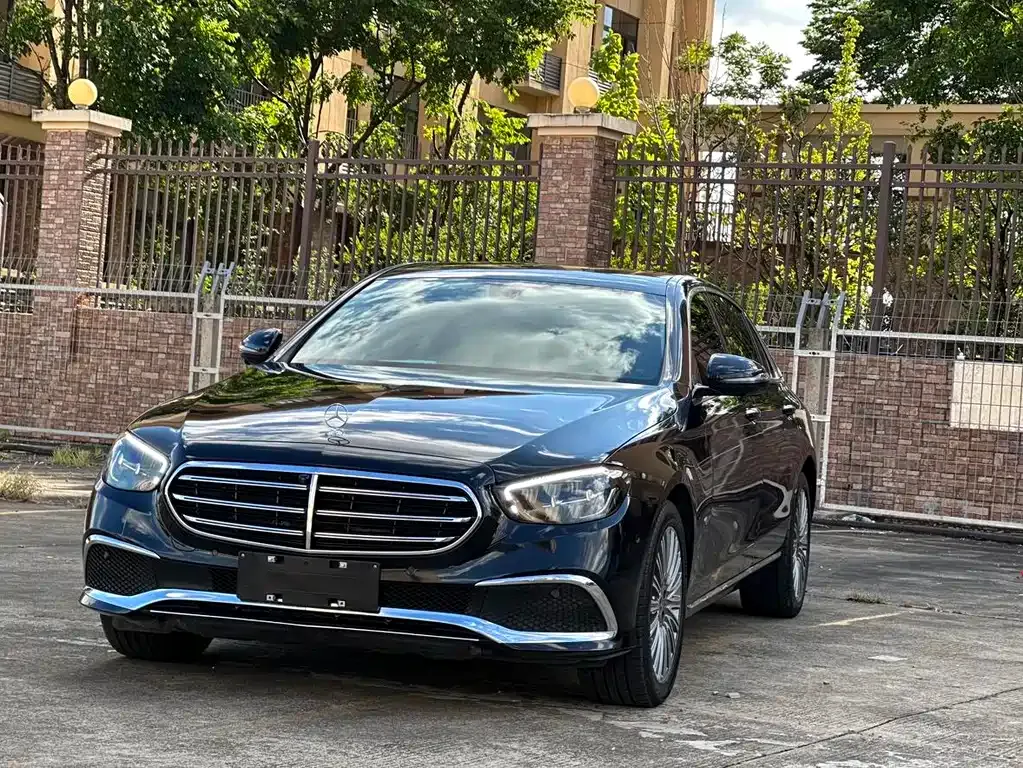 Mercedes-Benz E-Class — фото 10