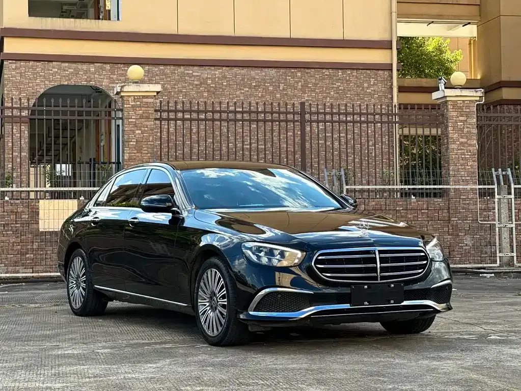 Mercedes-Benz E-Class — фото 8