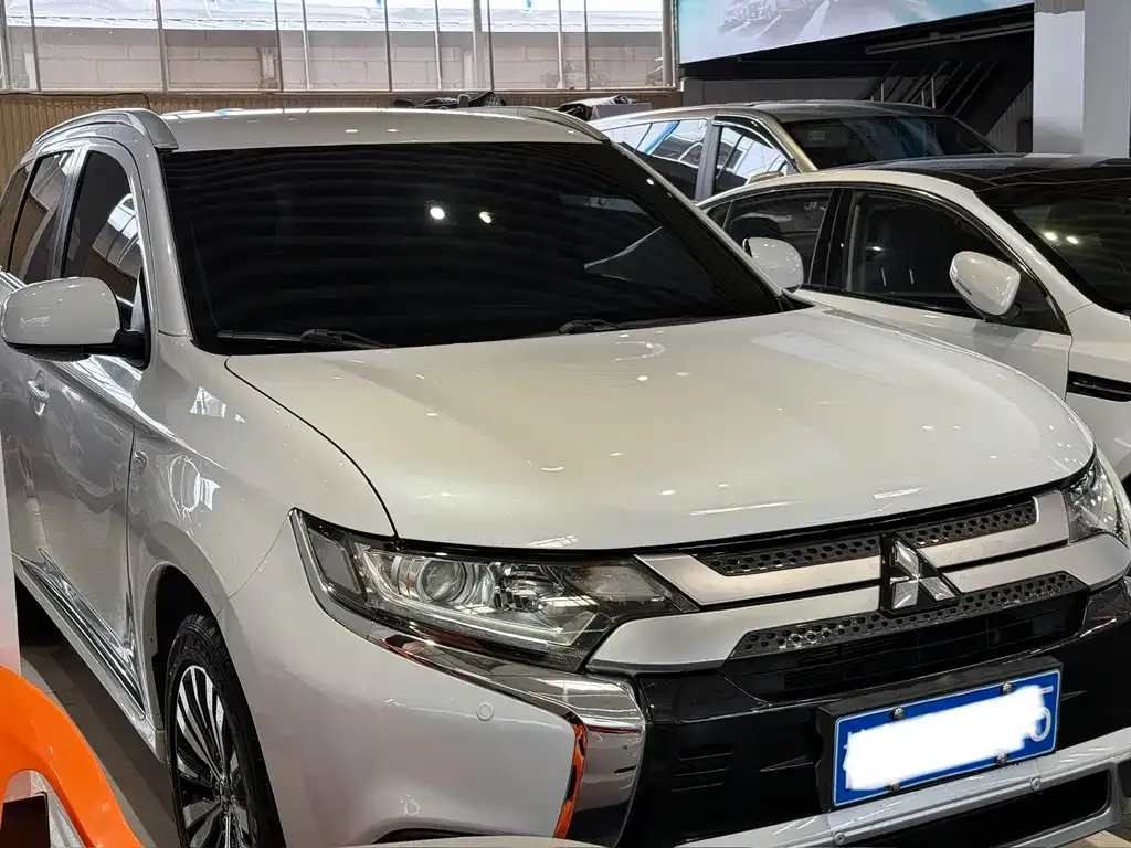Mitsubishi Outlander 2022 из CN, фото 3