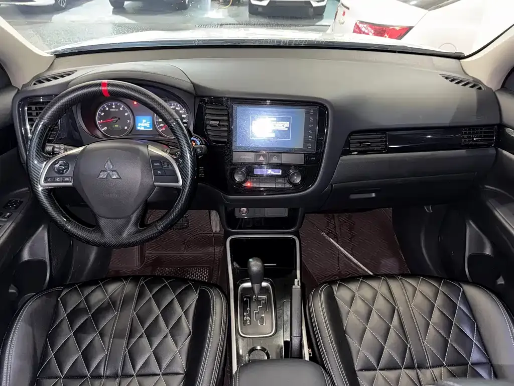 Mitsubishi Outlander 2022 из CN, фото 9