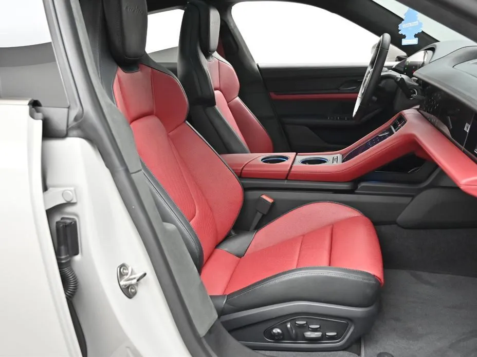 Porsche Taycan 2025 из KR, фото 4