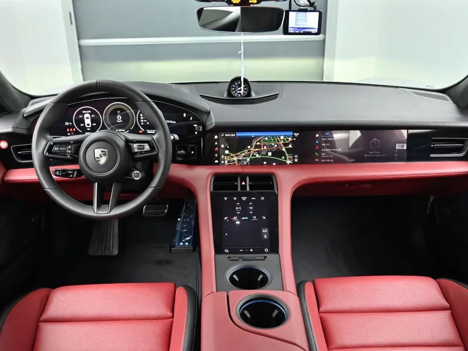 Porsche Taycan 2025 из KR, фото 8