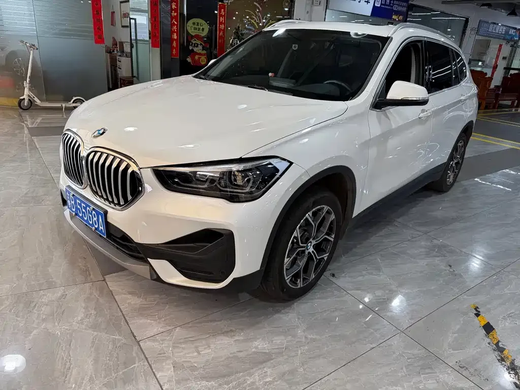 BMW X1 — фото 1