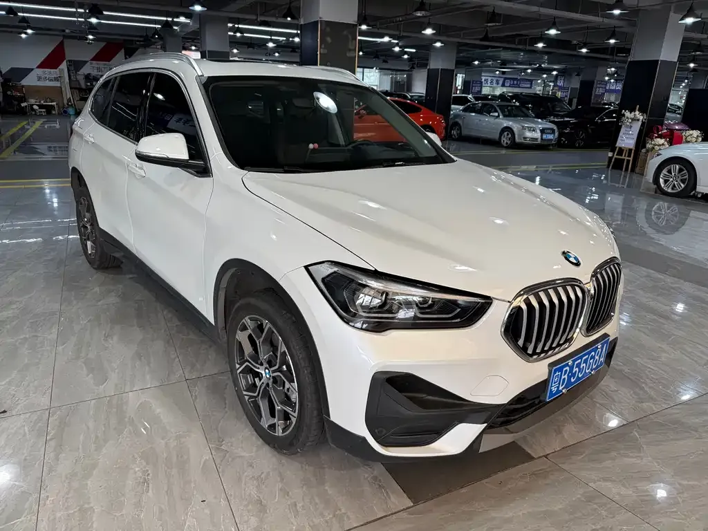 BMW X1 — фото 5