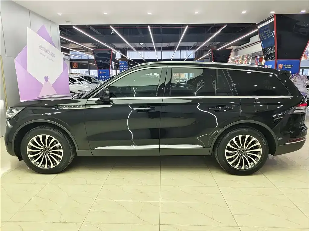 Lincoln Aviator — фото 8