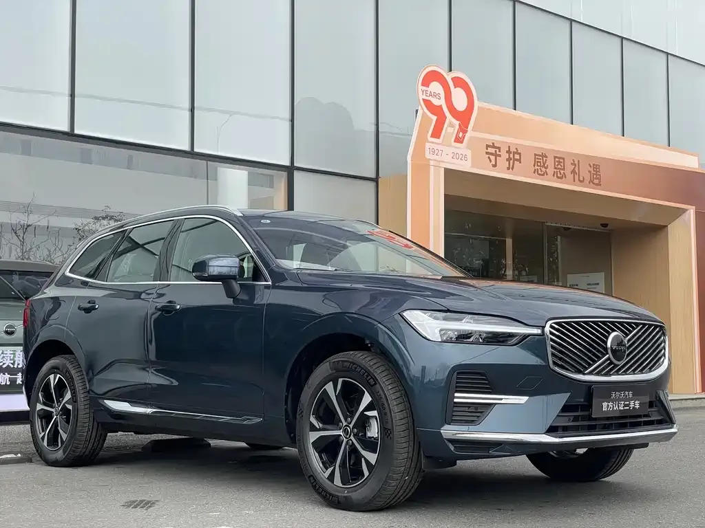 Volvo XC60 — фото 10