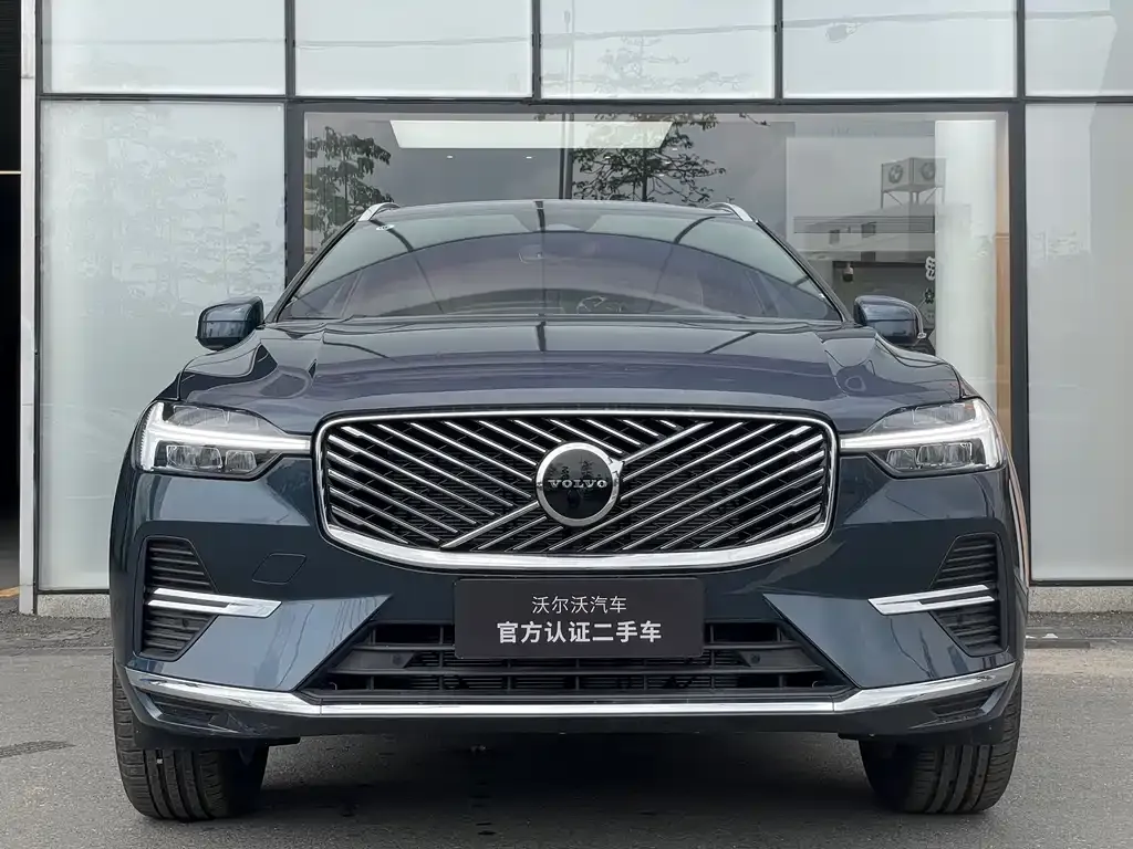 Volvo XC60 — фото 9