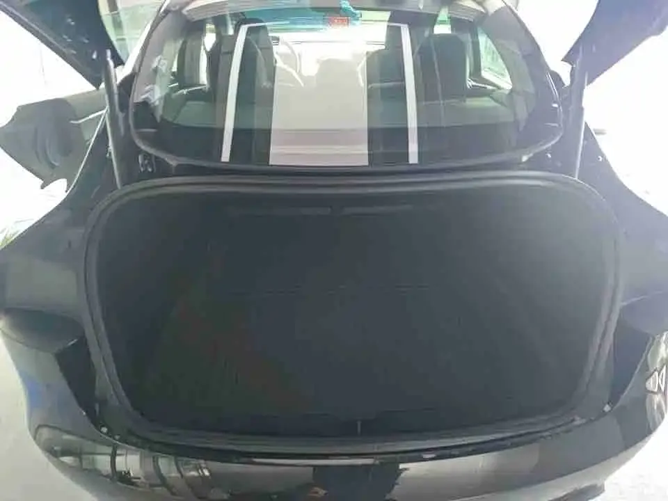 Tesla Model 3 — фото 2