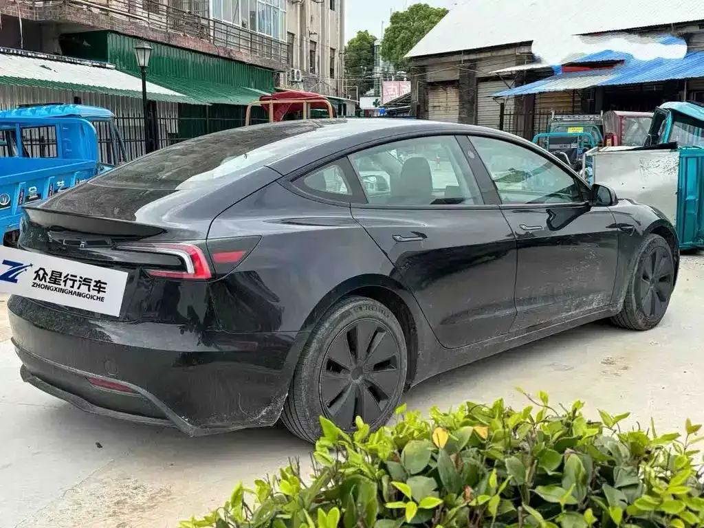 Tesla Model 3 — фото 5