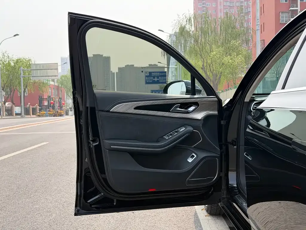 Hongqi H9 — фото 2