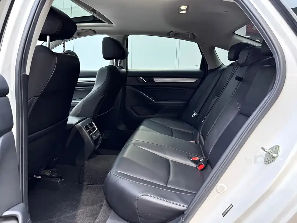 Honda Accord — фото 5