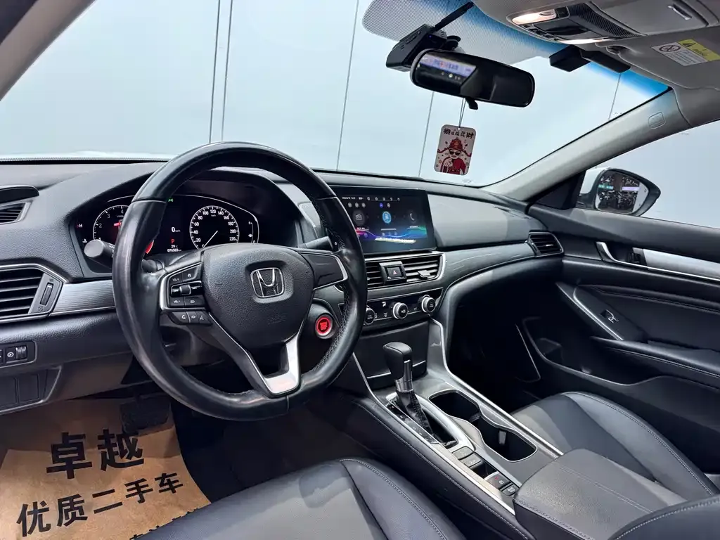 Honda Accord — фото 9