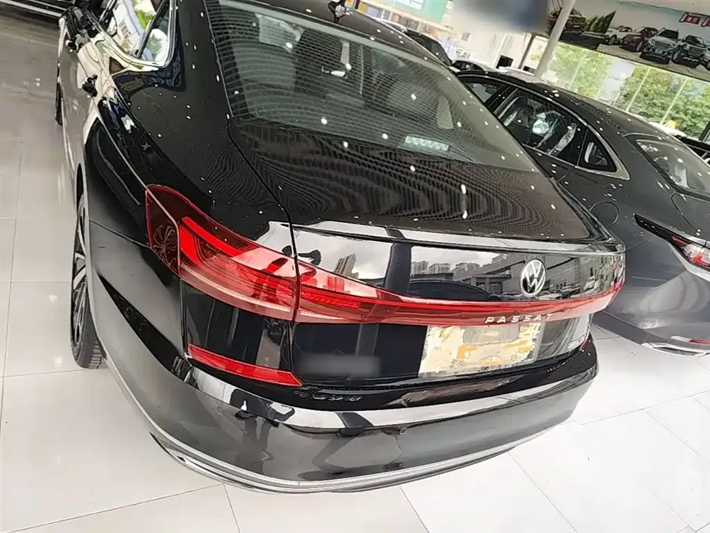 Volkswagen Passat — фото 5