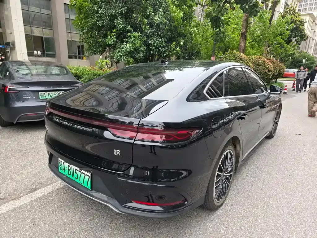 BYD Han — фото 10