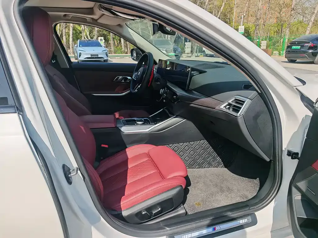 BMW 3 Series 2025 из CN, фото 9