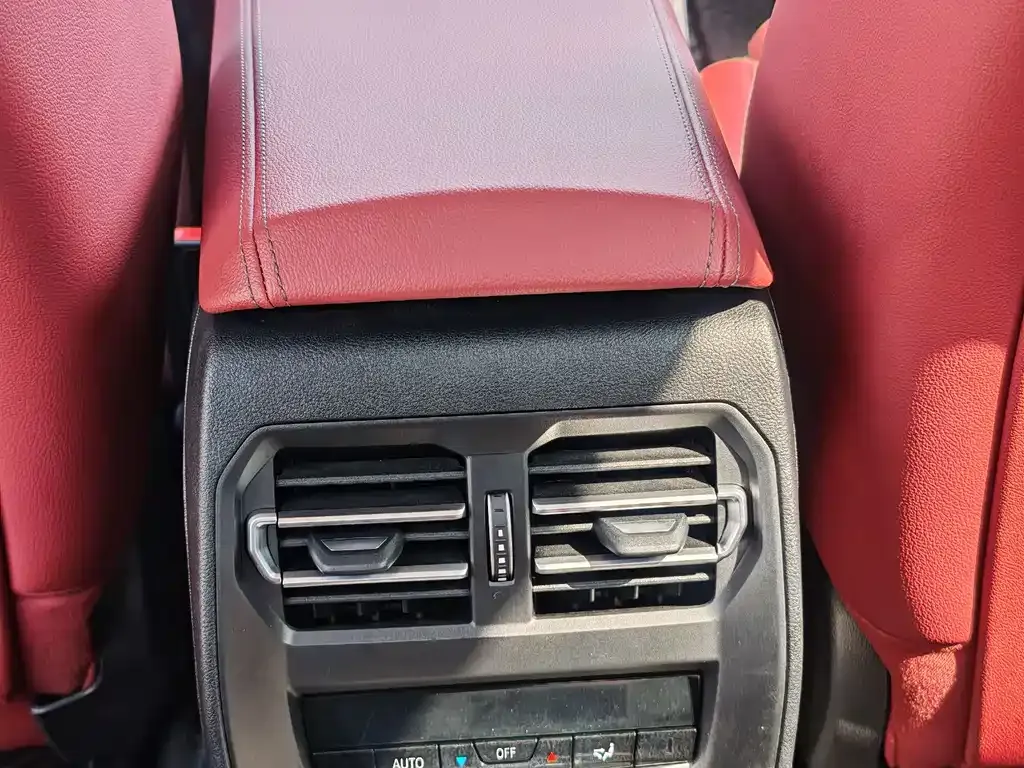 BMW 3 Series 2025 из CN, фото 4