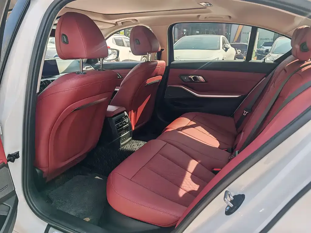 BMW 3 Series 2025 из CN, фото 3
