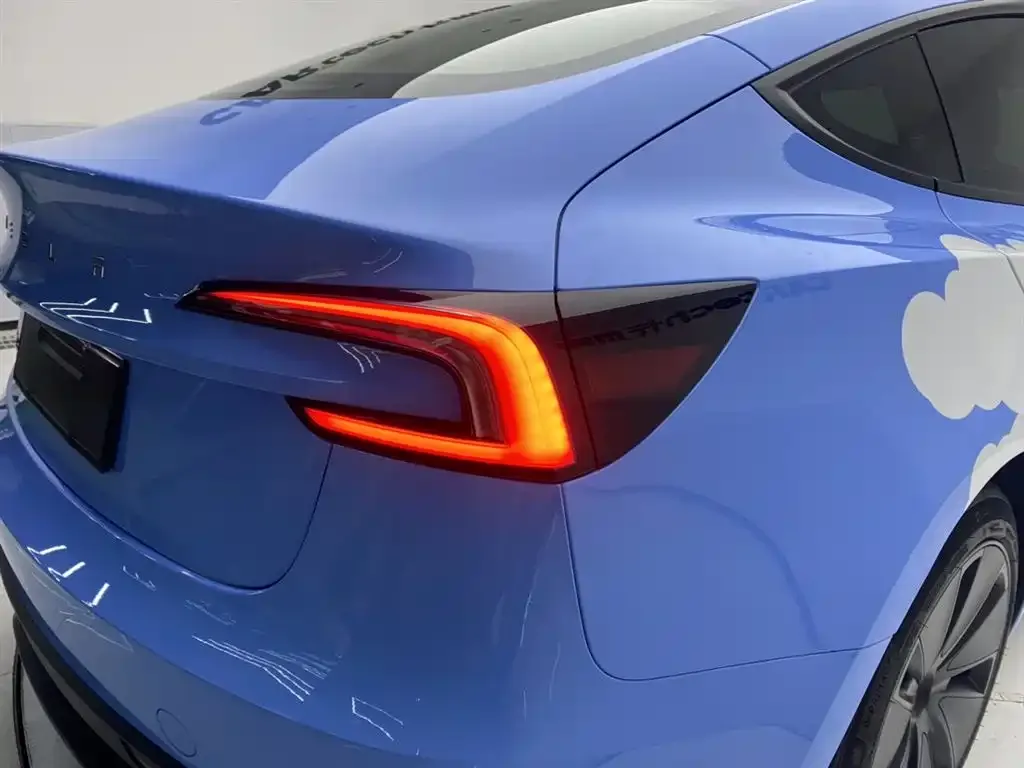 Tesla Model 3 — фото 3