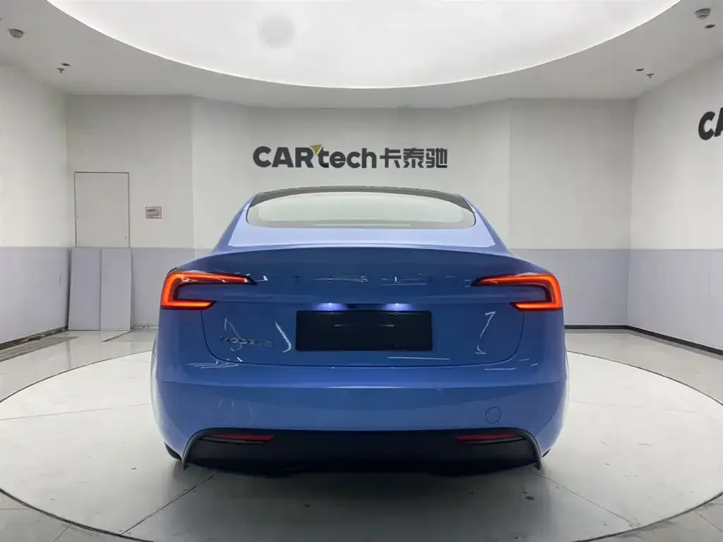 Tesla Model 3 — фото 9