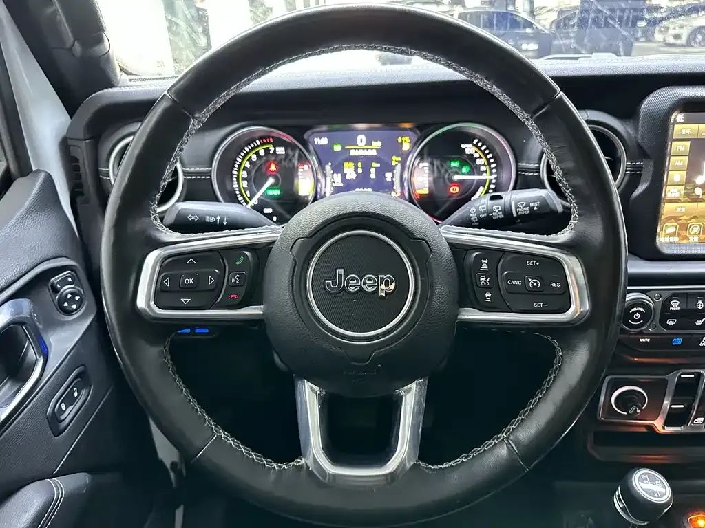 Jeep Wrangler — фото 6