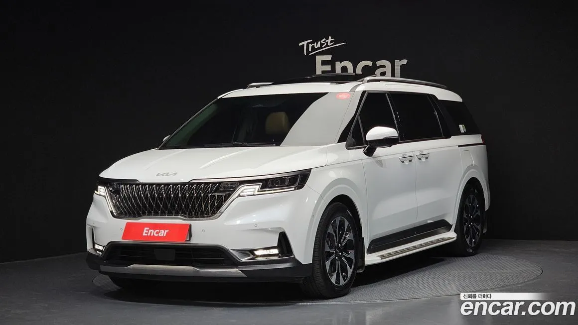 Kia Carnival — фото 1
