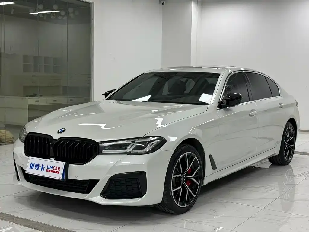 BMW 5 Series — фото 1