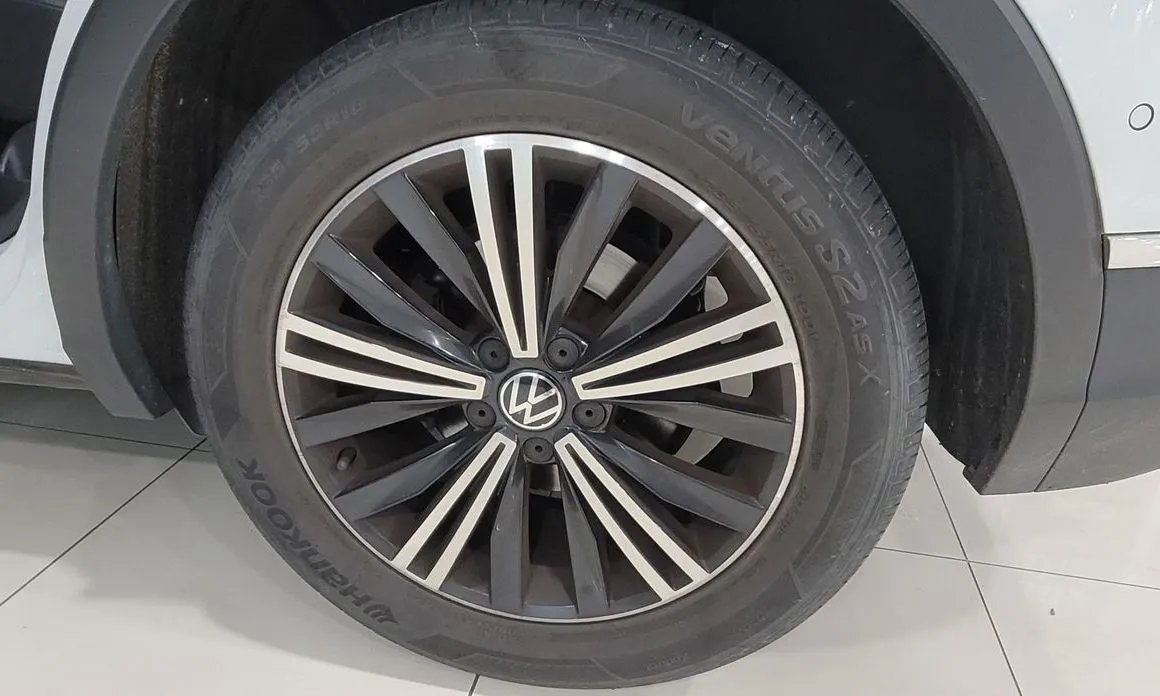 Volkswagen Tiguan — фото 4