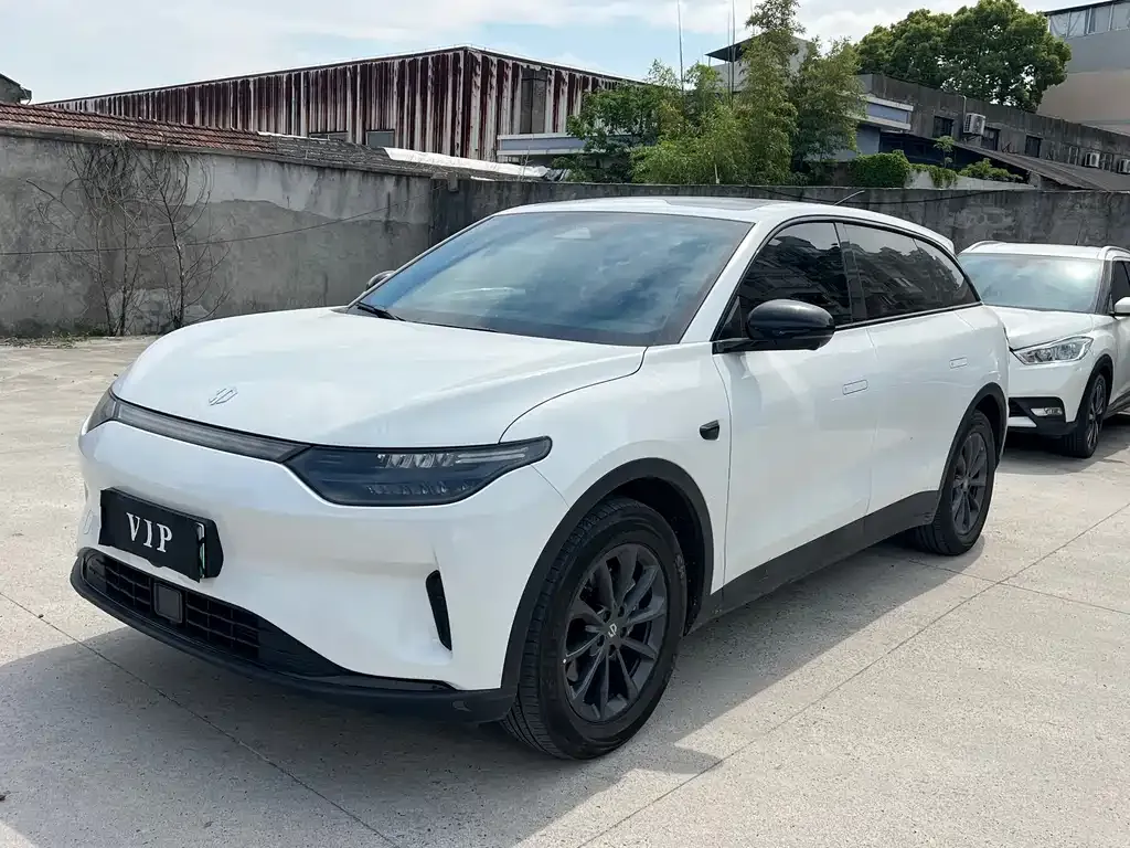 Leapmotor C11