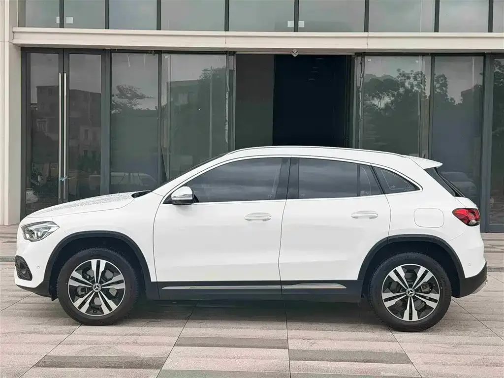 Mercedes-Benz GLA — фото 6