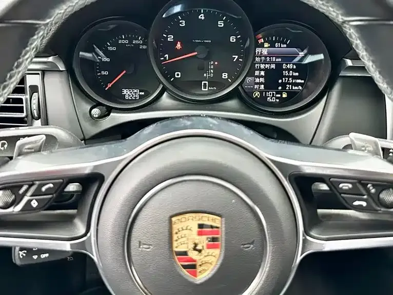 Porsche Macan — фото 6