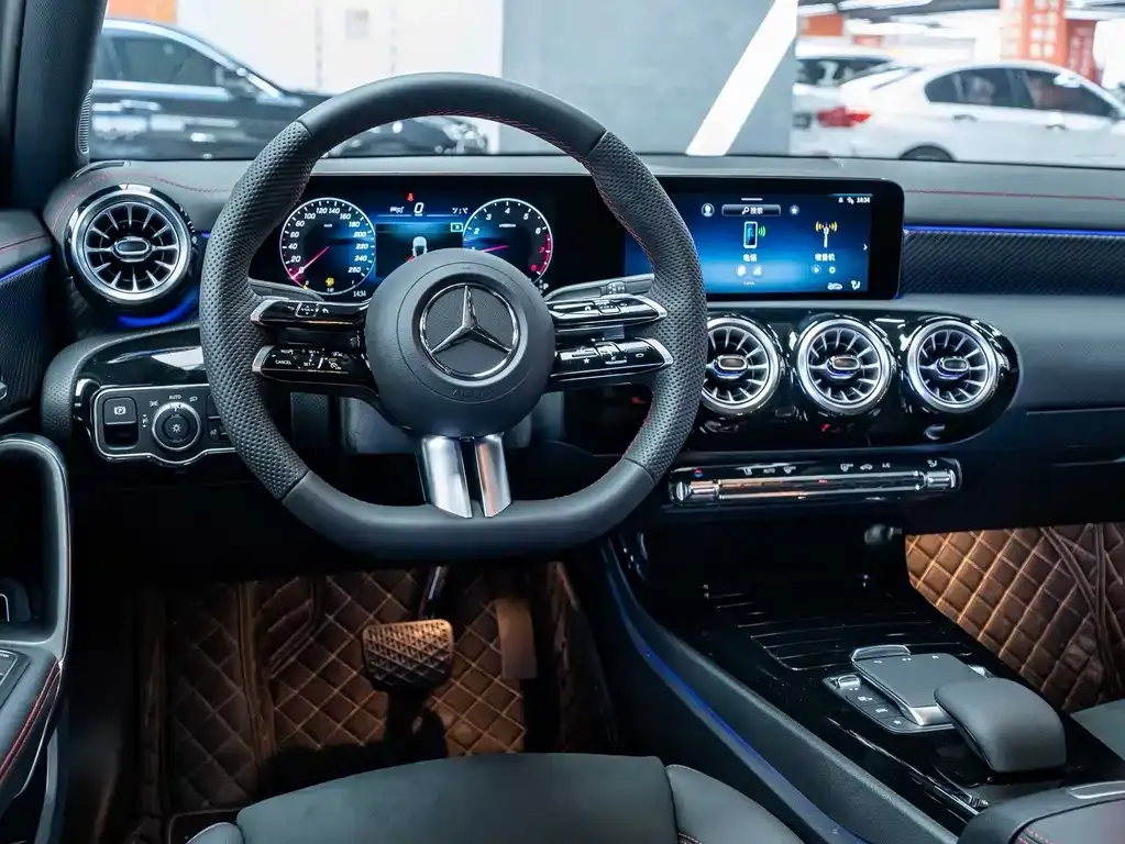 Mercedes-Benz A-Class 2024 из CN, фото 10