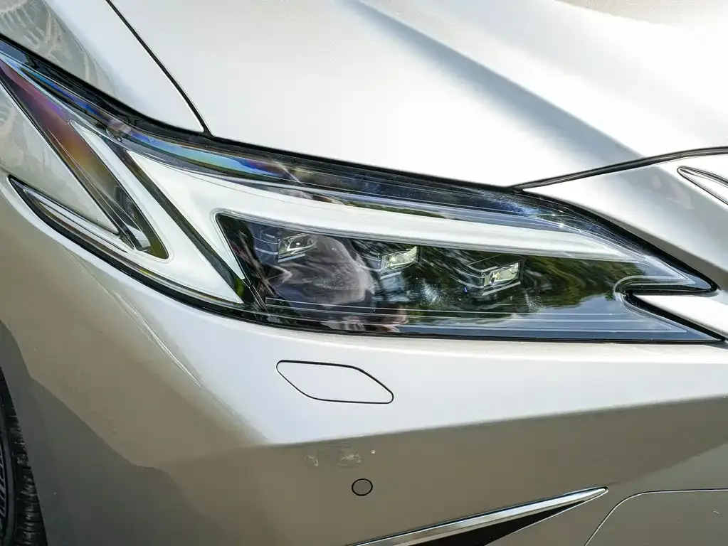 Lexus ES — фото 10