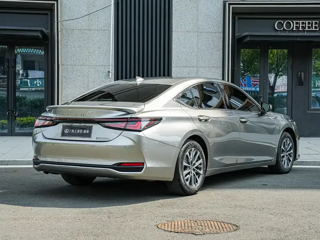 Lexus ES — фото 4