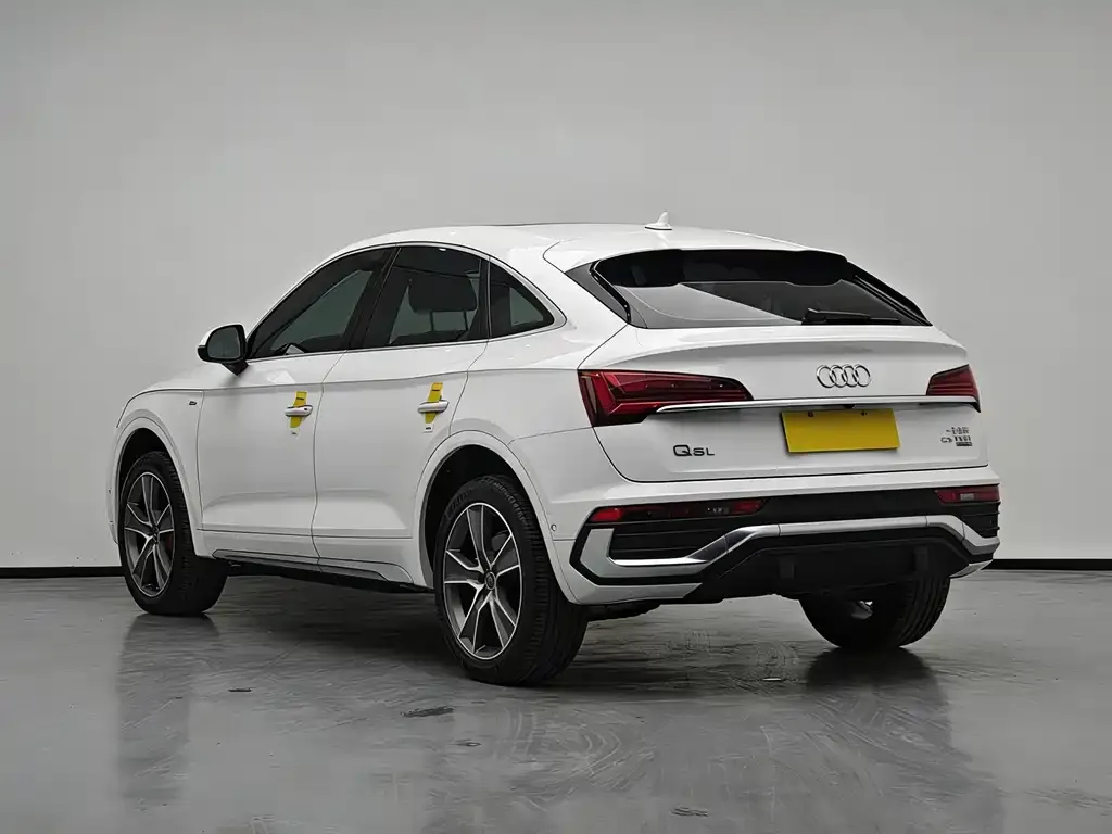 Audi Q5L Sportback — фото 3