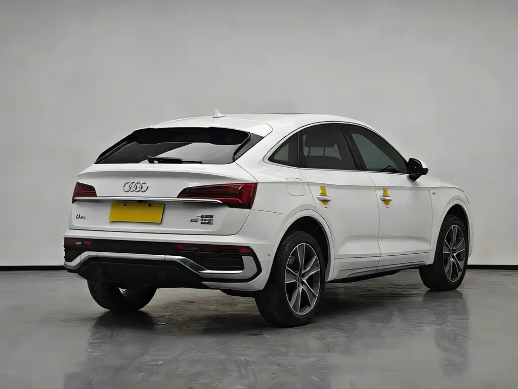Audi Q5L Sportback — фото 9