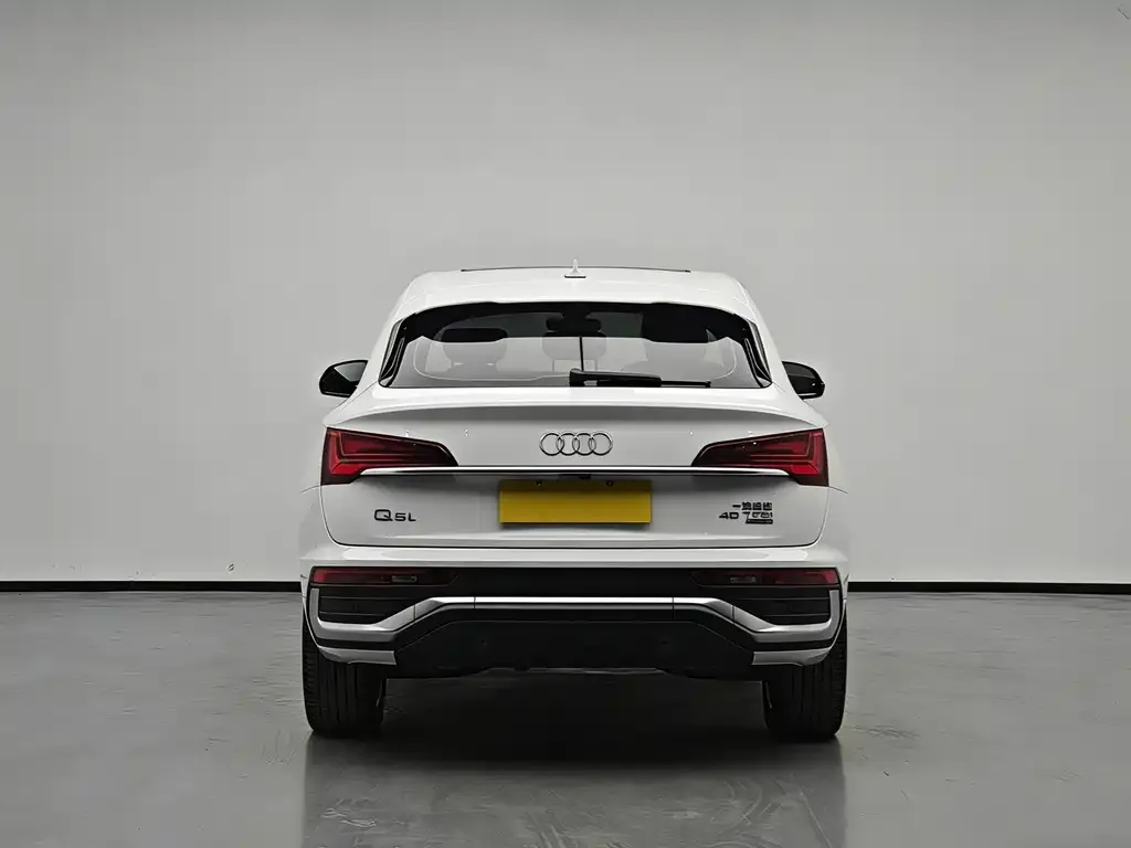 Audi Q5L Sportback — фото 6